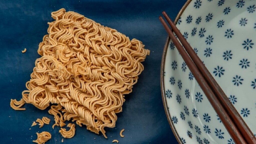 Wabah Salmonella Melanda Eropa Akibat Konsumsi Mi Instan Mentah