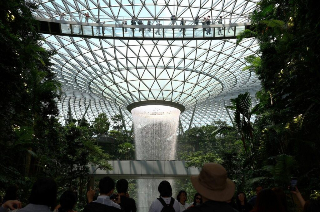 Turis Australia Ditangkap Curi Parfum di Bandara Changi