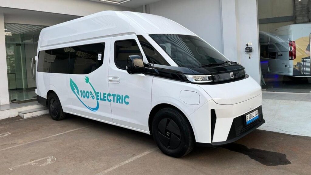 Farizon Supervan Resmi Meluncur dengan Desain Tanpa Pilar B