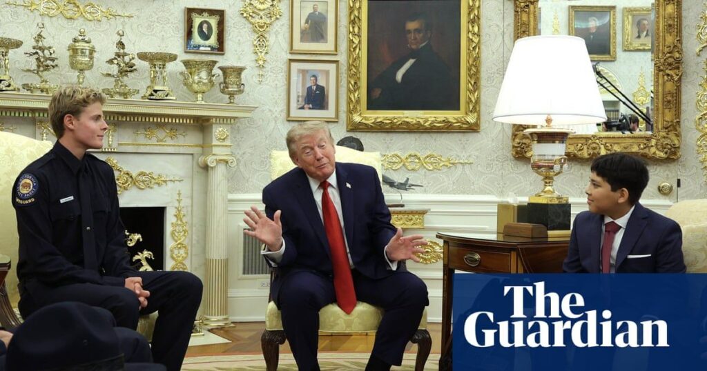 Donald Trump Sambut Penyelamat Bocah Tenggelam di Gedung Putih