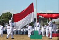 Unri Gelar Upacara HUT ke-81 RI dan Serahkan Satyalancana Karya Satya