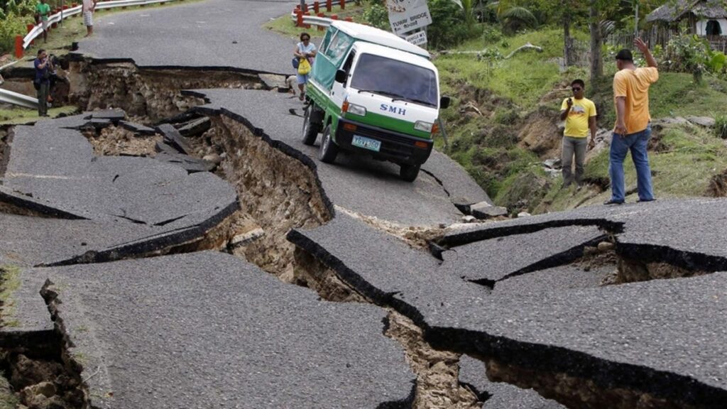 BMKG Keluarkan Status Siaga Tsunami 0,5-3 Meter di NTT, NTB, dan Sulsel