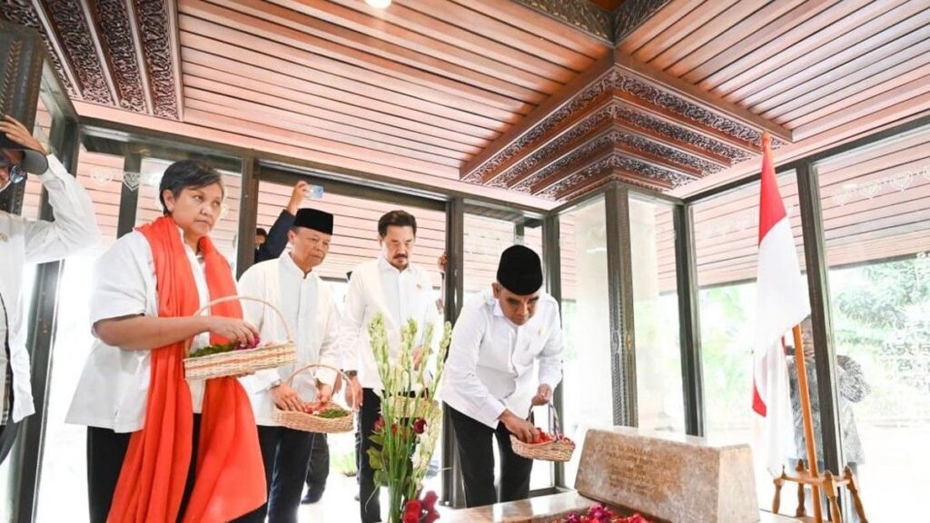 Pimpinan MPR Ziarah ke Makam Bung Hatta Jelang Sidang Tahunan