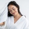 5 Ciri Kepribadian Orang yang Suka Mandi Malam Hari