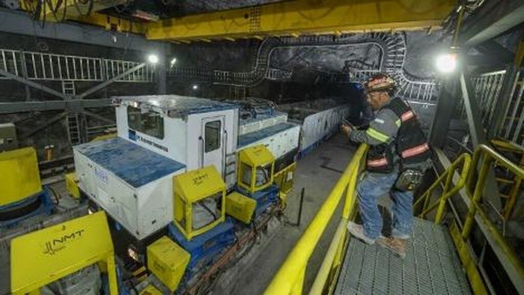 PT Freeport Indonesia Mengajukan Perpanjangan Izin Usaha Tambang Grasberg