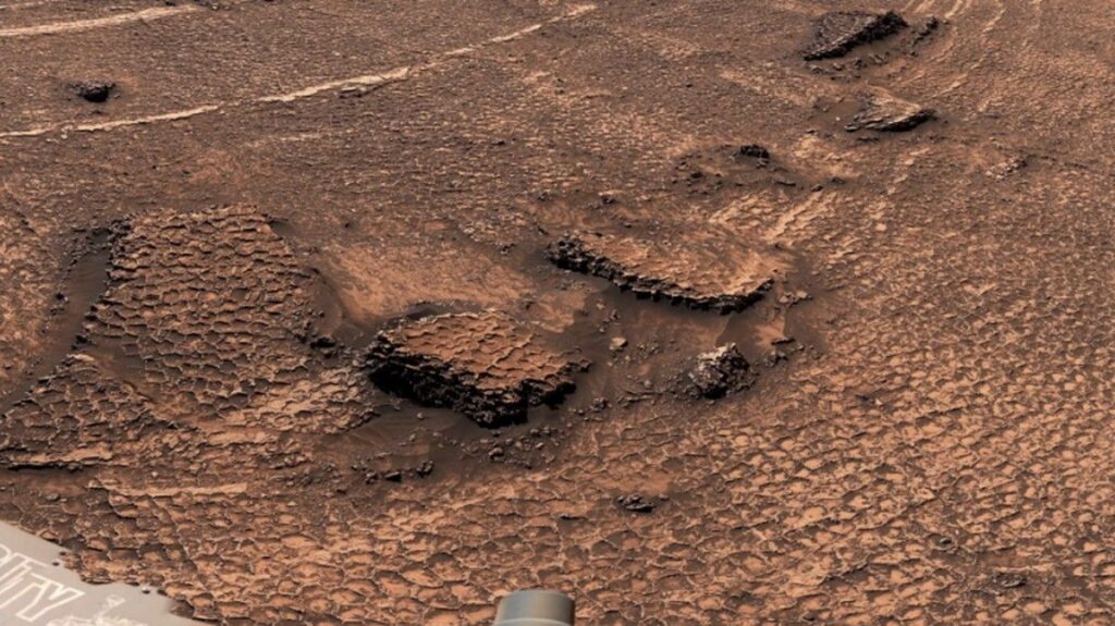 Wahana Curiosity NASA Temukan Formasi Sarang Lebah Misterius di Mars
