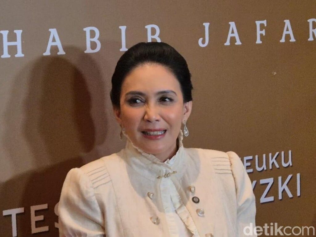 Rieke Diah Pitaloka Kembali Berakting Lewat Film Seni Merayu Tuhan