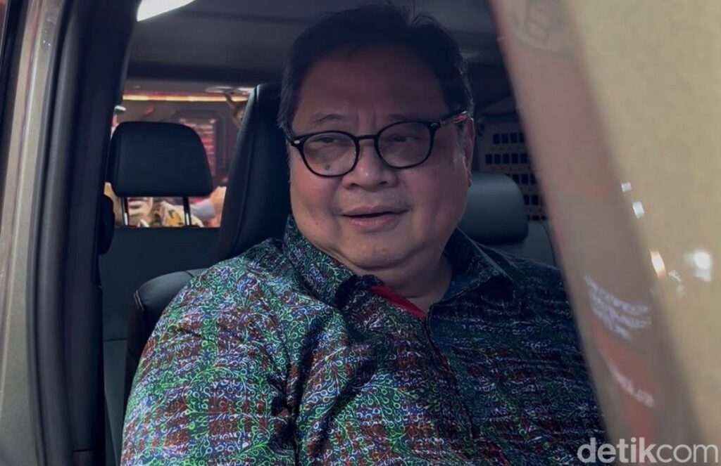 Airlangga Hartarto Tinjau Toyota Land Cruiser FJ di GIIAS 2026