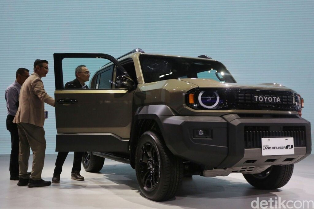 Toyota Land Cruiser Rayakan Hari Jadi Ke 75 Tahun