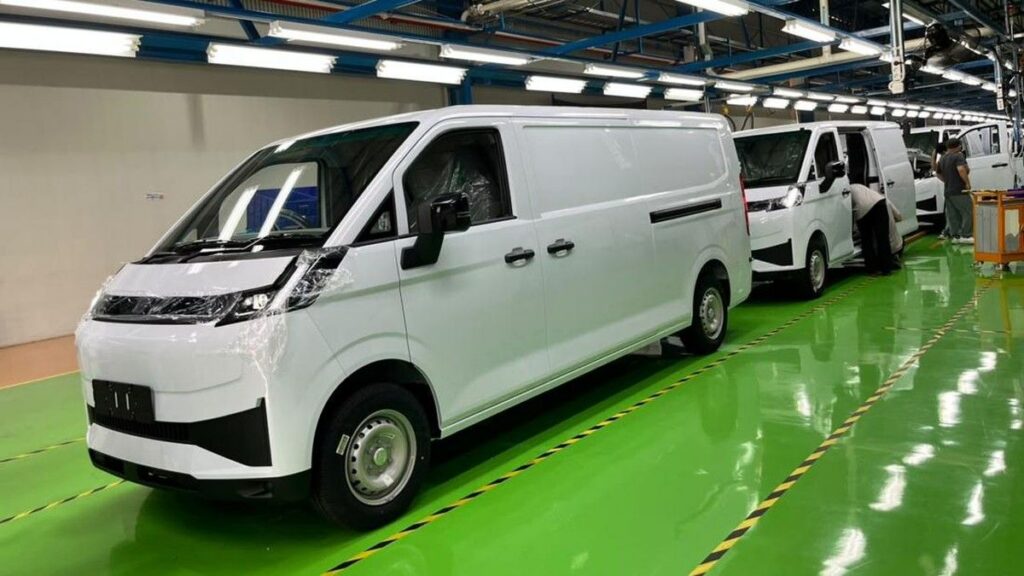 Farizon V8E Cargo Van Rakitan Purwakarta Dijual Rp 425 Juta
