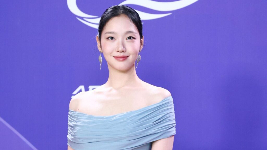 Kim Go-eun Raih Penghargaan Utama Blue Dragon Series Awards 2026