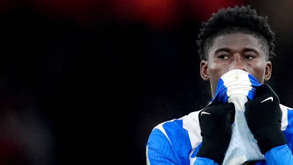Manchester United Mendekati Kesepakatan Transfer Carlos Baleba