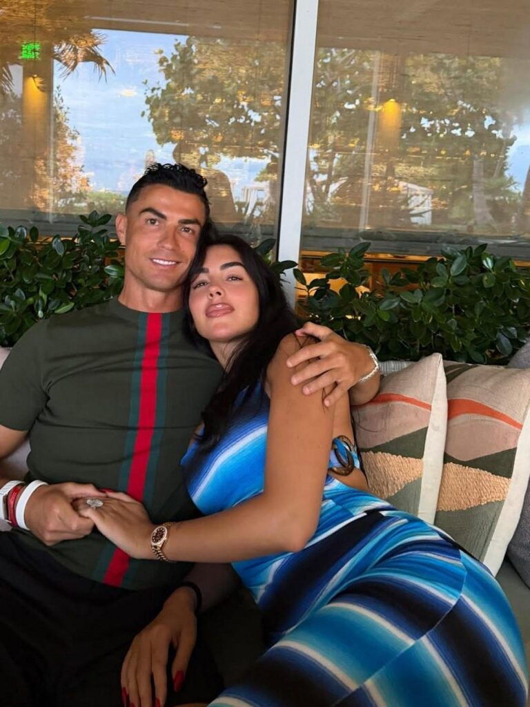 Cristiano Ronaldo Resmikan Pernikahan dengan Georgina Rodriguez