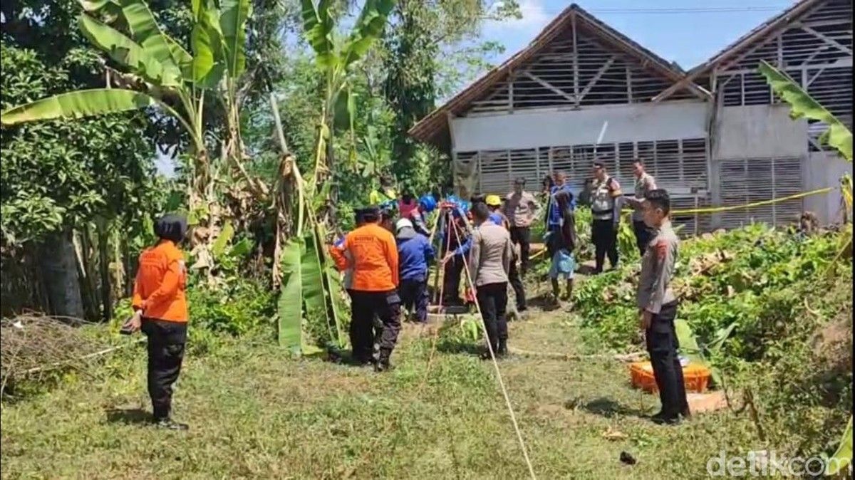 Warga Tasikmalaya Temukan Mayat Wanita dan Kobra Dalam Sumur