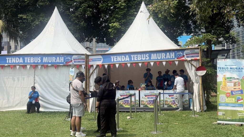 Pertamina Tebus Murah Sembako dan Bantuan Korban Bencana NTT
