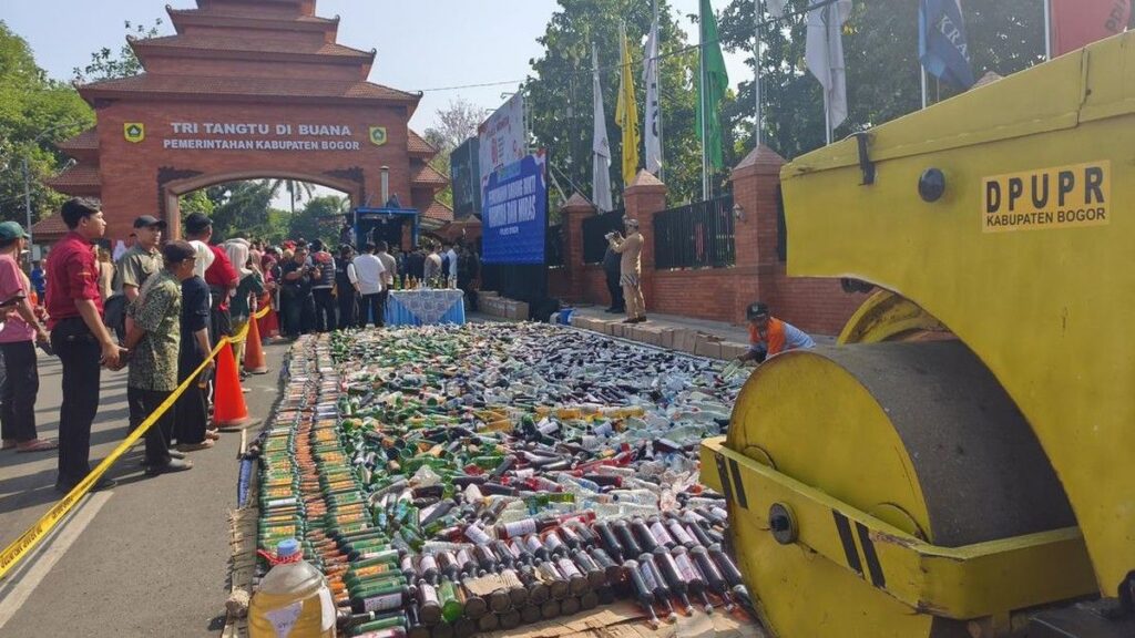 Polres Bogor Musnahkan Jutaan Obat Keras dan Belasan Ribu Miras