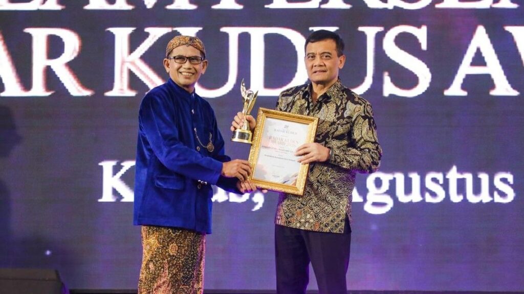 Ahmad Luthfi Terima Penghargaan Radar Kudus Award 2026