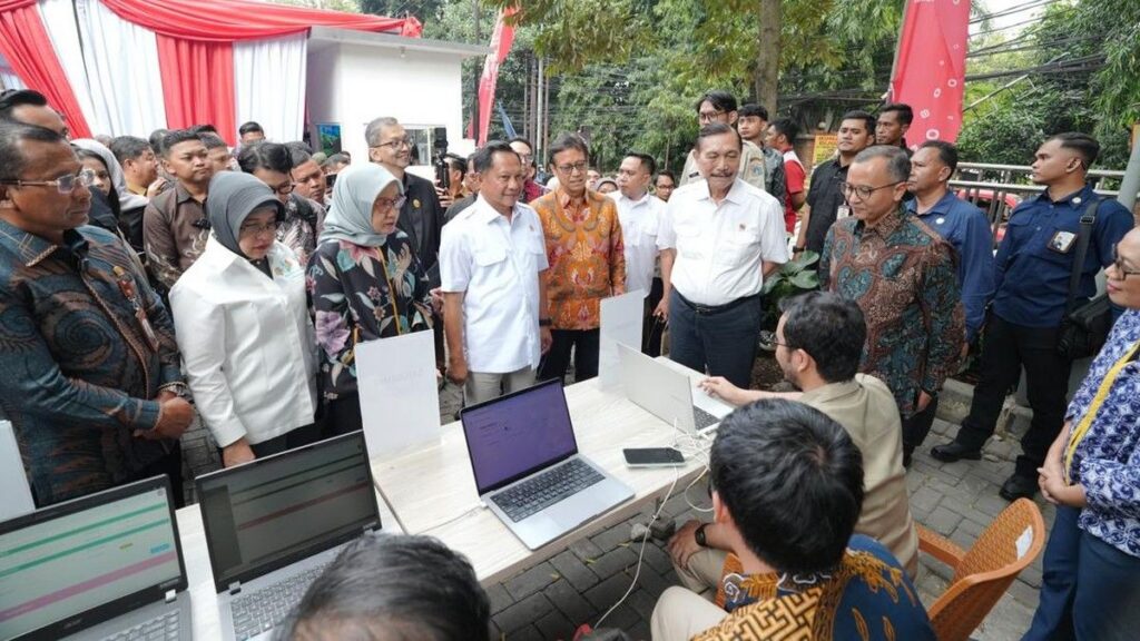 Mendagri Menyiapkan SE Digitalisasi Akta Kelahiran Desa