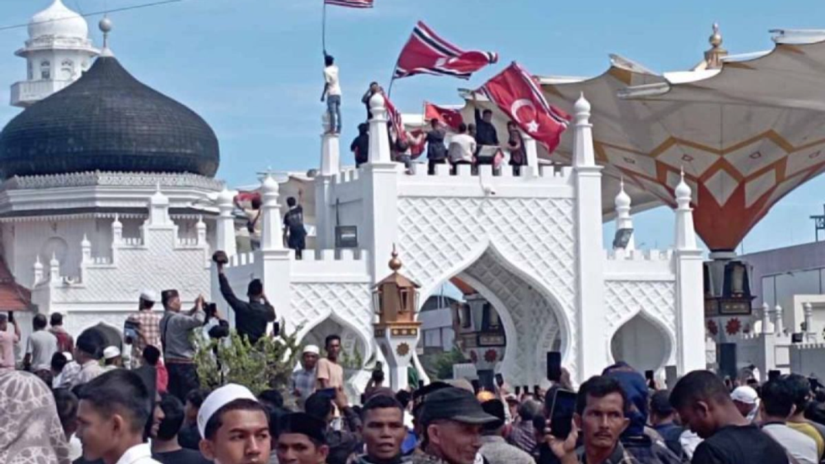 Peringatan Hari Damai Aceh Ke 21 Berujung Ricuh di Banda Aceh