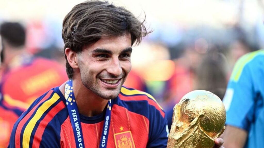 Ferran Torres Resmi Bergabung ke Paris Saint-Germain dari Barcelona
