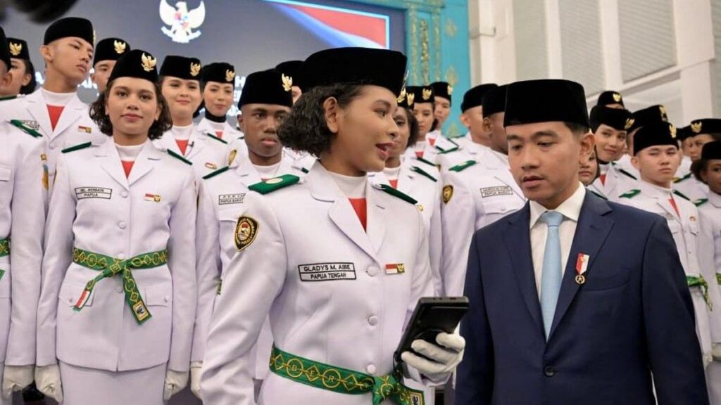 Gibran Rakabuming Raka Kukuhkan Anggota Paskibraka 2026 di Istana