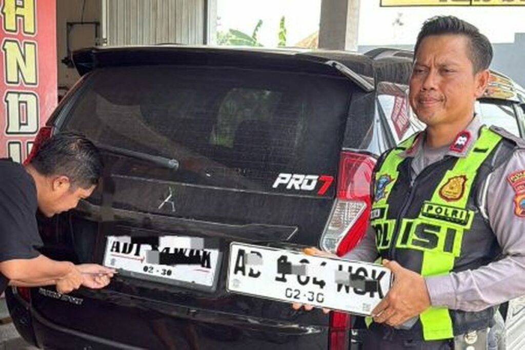 Polres Sragen Tilang Pengemudi Pajero Berpelat Nomor Tak Senonoh