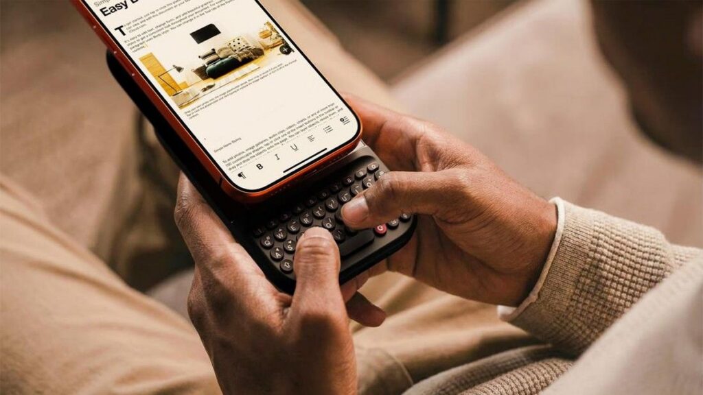 Clicks Technology Merilis Power Keyboard Universal Berfitur Power Bank