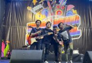 Bunga Tabebuya Bermekaran di Jalan Salemba dan Kramat Raya Jakarta