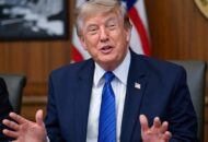 Donald Trump Desak Iran Menyerah dan Batalkan MoU Damai