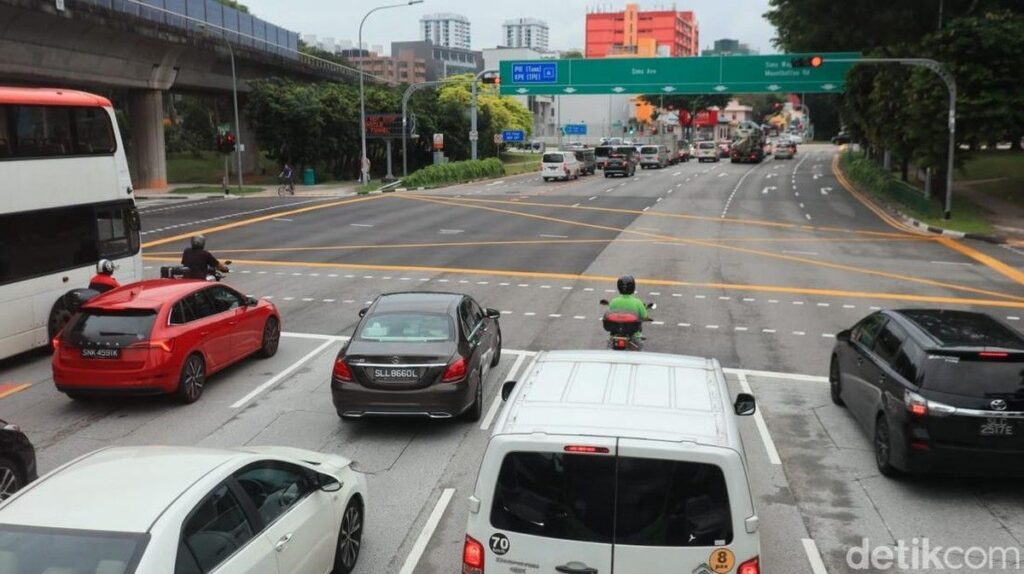 Singapura Lindungi Pekerja Sektor Transportasi dari Ancaman Taksi Otonom