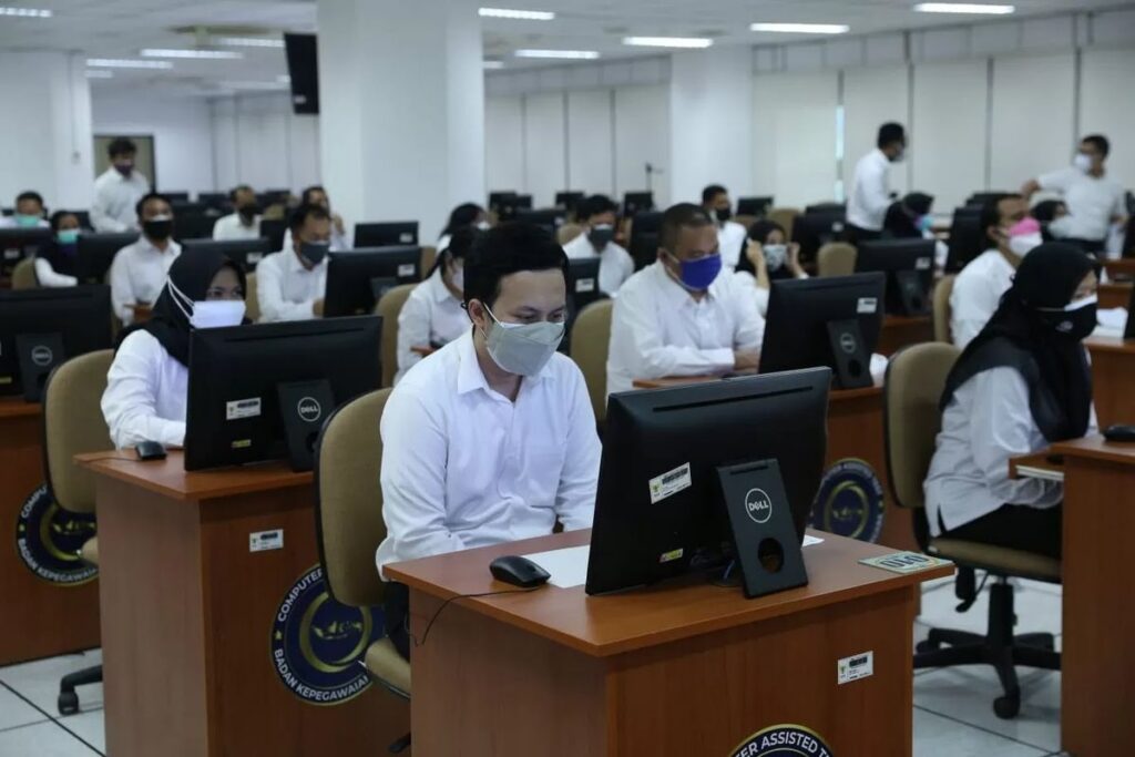 Pemerintah Rencanakan Alih Status Guru dan Tenaga Kesehatan PPPK Jadi PNS pada 2027