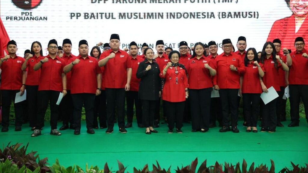 Megawati Soekarnoputri Lantik Pengurus Sayap dan Badan PDIP