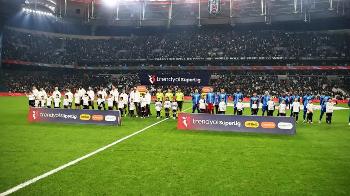 Besiktas Melaju ke Playoff Liga Europa Setelah Kalahkan Hradec Kralove
