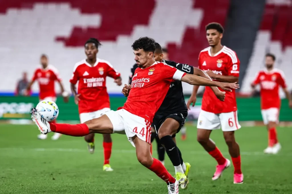 Tomas Araujo Kritik Sanksi Laga Tanpa Penonton Benfica