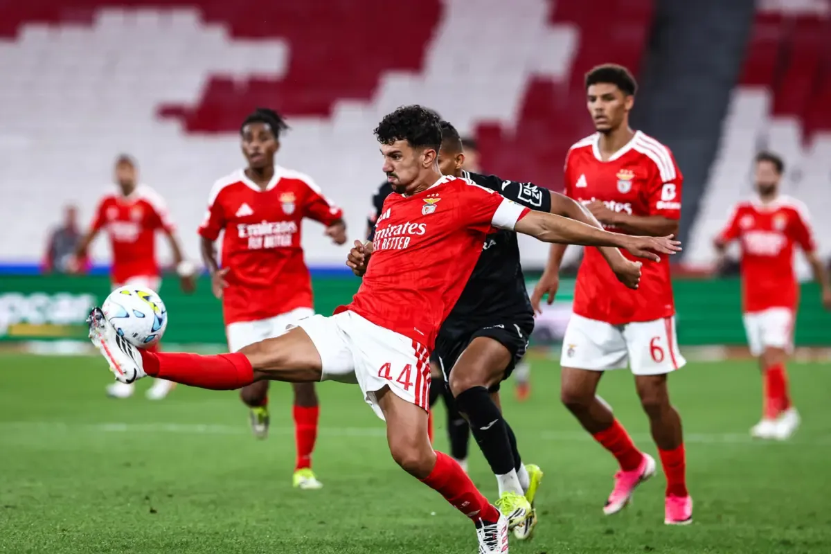 Tomas Araujo Kritik Sanksi Laga Tanpa Penonton Benfica
