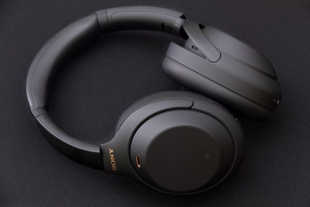 Bocoran Sony WH-1000XM4C Ungkap Spesifikasi dan Desain Lipat