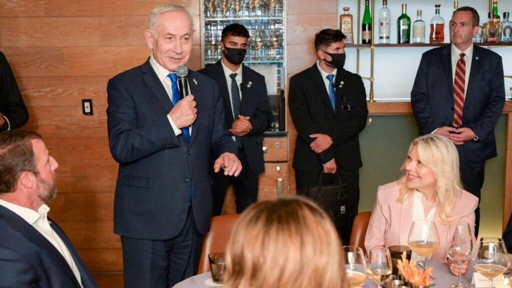 Aktivis Pro-Palestina Meneriaki Benjamin Netanyahu di Washington DC