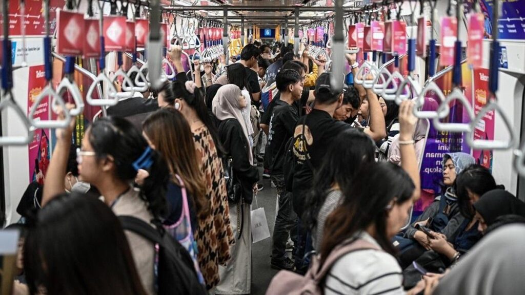 Pemprov DKI Tetapkan Tarif Transportasi Umum Rp8 pada 17 Agustus 2026