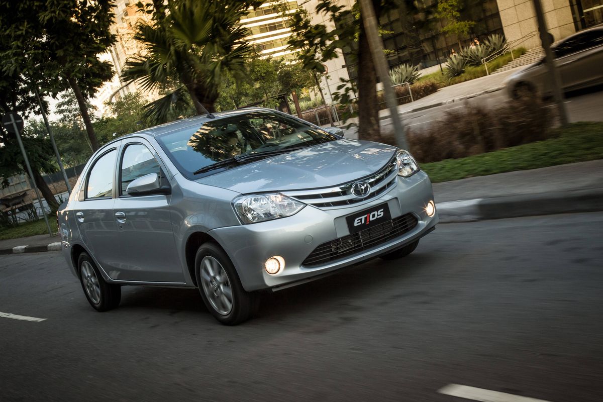 Mengenal Spesifikasi Toyota Etios Valco G 2017 Bekas dan Harganya