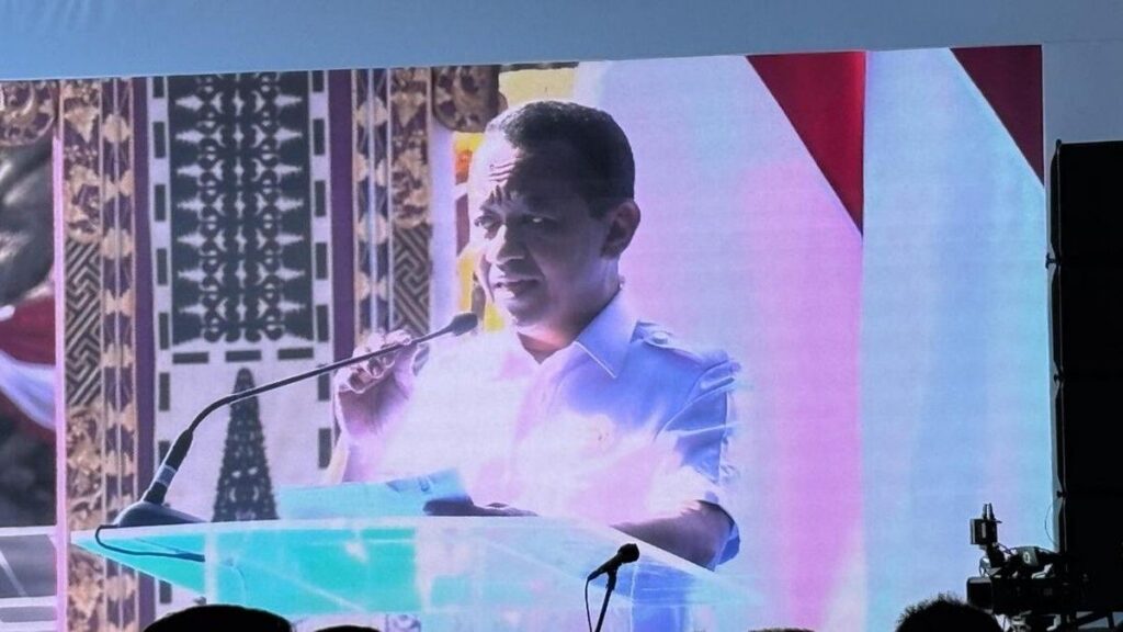 Menteri ESDM Tawarkan Pembangunan 7 PLTS Melalui Tender IPP