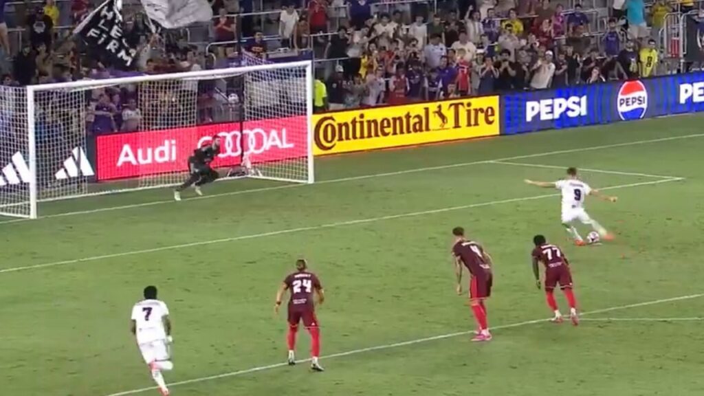 Chicago Fire Menang Atas Orlando City Lewat Gol Robert Lewandowski