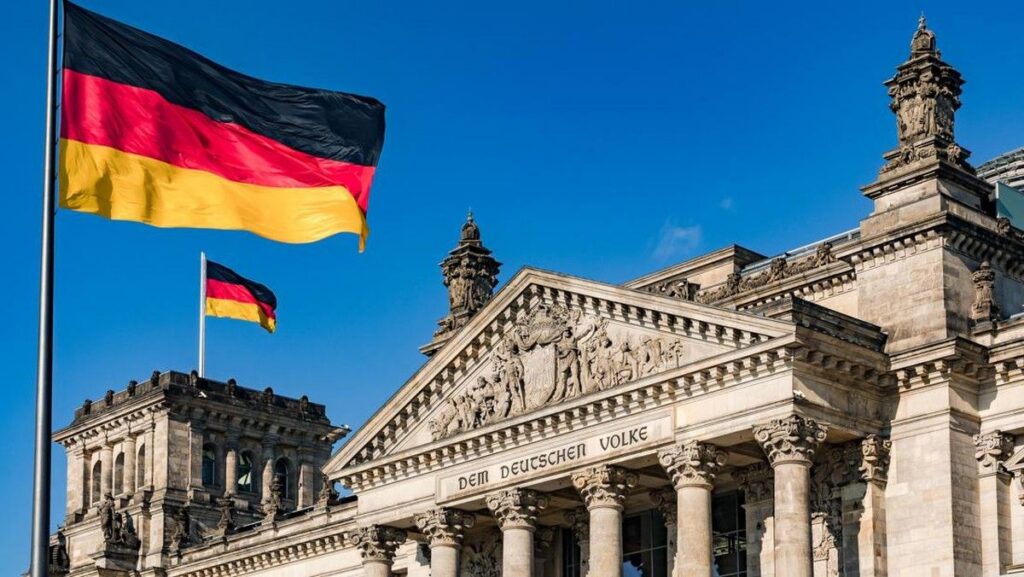 Pengadilan Jerman Bebaskan Pengunggah Konten Pembanding Israel dan Nazi