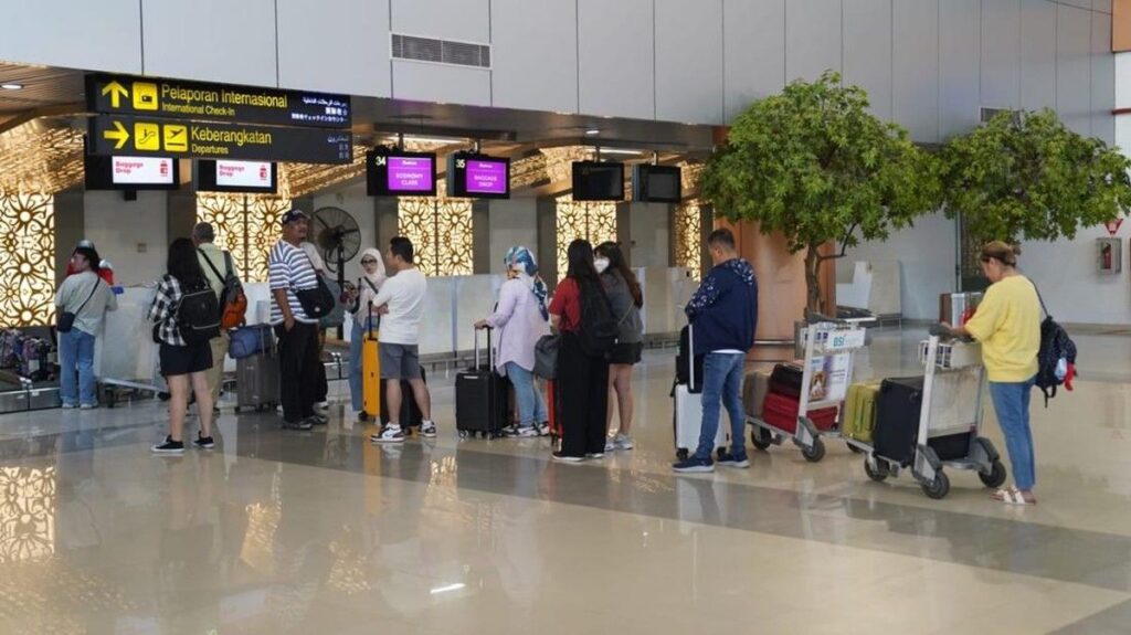Kabut Asap Karhutla Ganggu Enam Penerbangan Bandara Supadio Pontianak