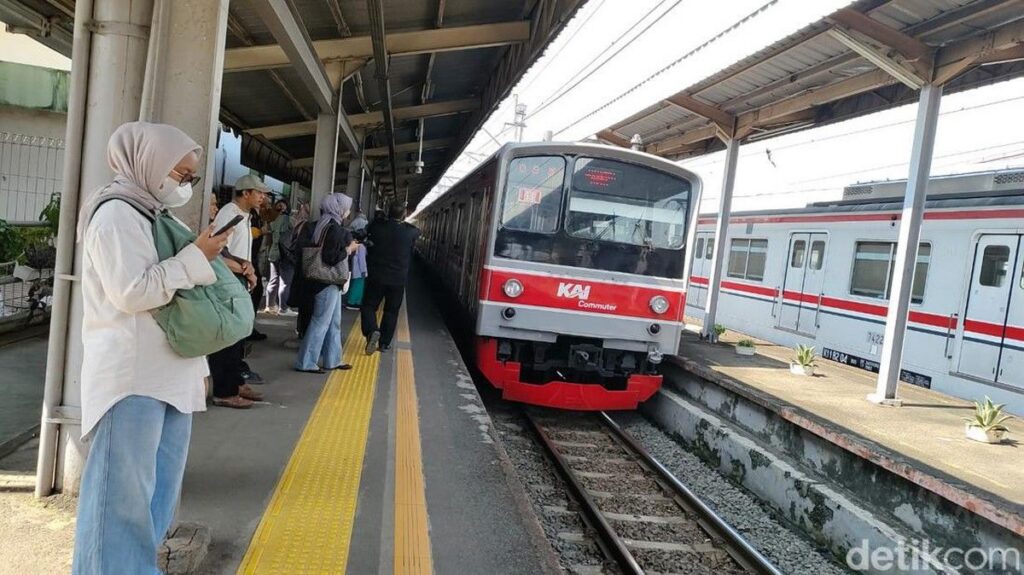 Perjalanan KRL Bogor Jakarta Kota Kembali Normal Usai Gangguan Sarana