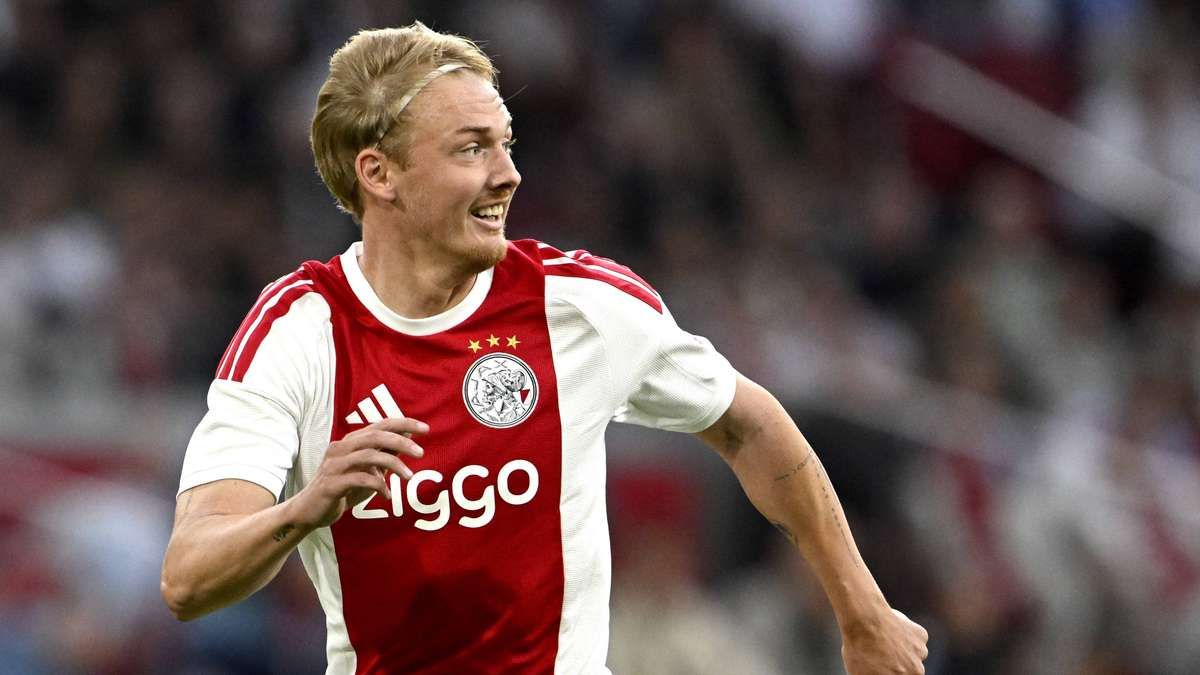 Julian Brandt Puji Pelatih PSV Peter Bosz Jelang Laga Eredivisie