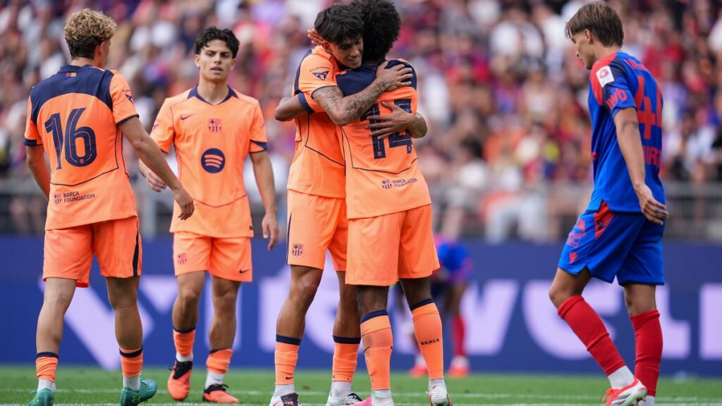 Hansi Flick Uji Coba Tiga Pemain di Posisi Baru Jelang Trofi Gamper