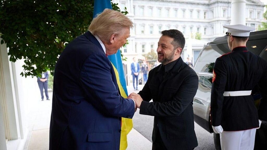 Zelenskyy Minta Trump Bujuk Elon Musk Izinkan Starlink Masuk Rusia