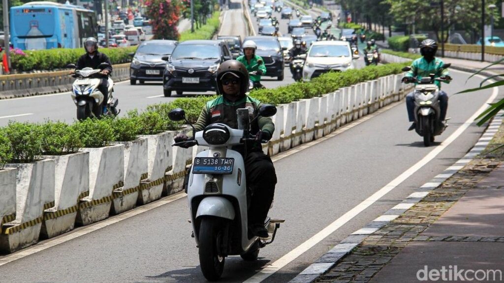 Pemerintah Siapkan Insentif Kendaraan Listrik untuk Motor dan Mobil