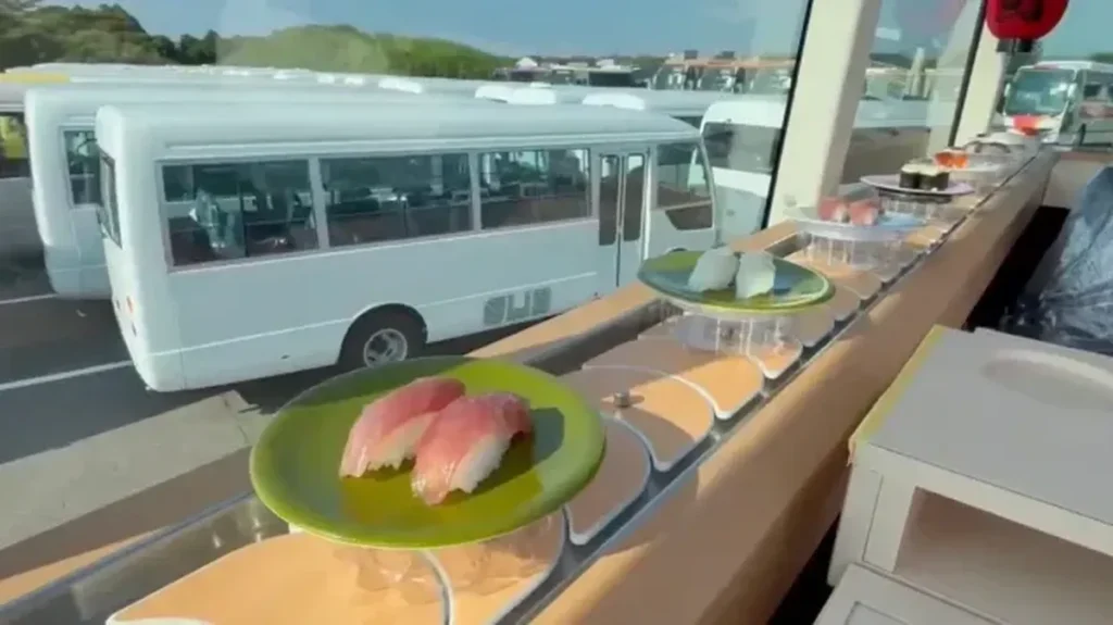Jepang Luncurkan Sushi Bus untuk Wisata Kuliner di Tokyo