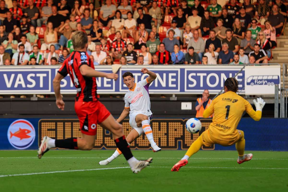 PSV Eindhoven Kalahkan Excelsior Rotterdam 2 1 di Eredivisie